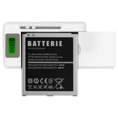 Univerzalni punjač baterija za pametni telefon LED indikator + USB ulaz - Bijeli