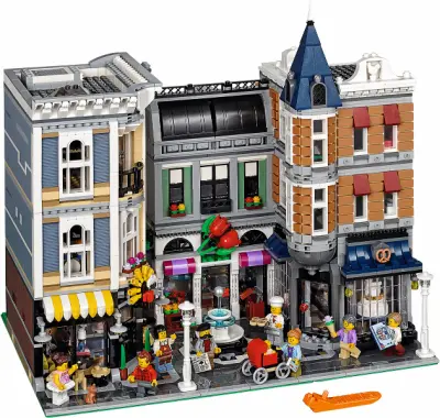 LEGO Creator Expert 10255 Trg sklopova