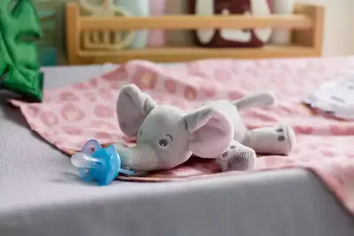 Duda Philips Avent SCF348/13 Ultra Soft, 0-6mj, 1 kom + plišani slon