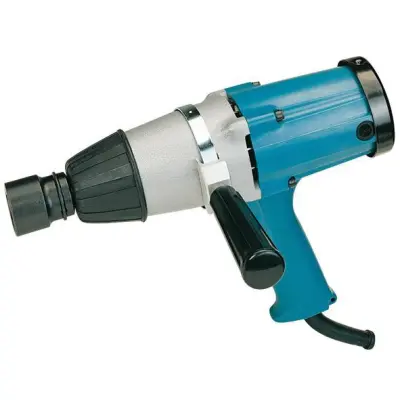 MAKITA udarni odvijač 6906