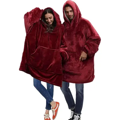 Topli pulover i deka s rukavima za djecu i odrasle, oversized (crvena) | HOODZIE