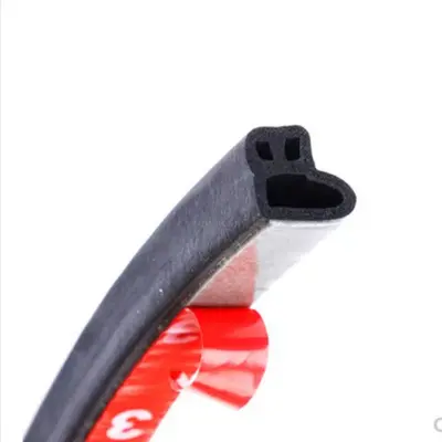 Traka za brtvljenje vrata automobila - B-tip 4 rupe (11x10 mm) 5 metara Crna