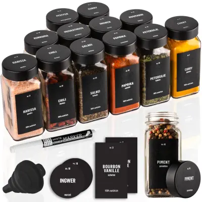 Set od 12 staklenki za začine Deco Haus s crnim poklopcima od nehrđajućeg čelika – naljepnice, lijevak, četkica, marker – 120 ml, 10,5 x 4,3 cm