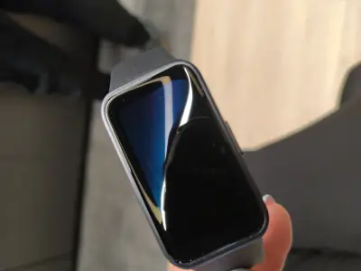 Oštećen - Pametna narukvica Huawei Band 10 (Nora-B19F) Black - DEMO