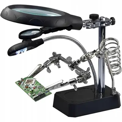 Trostruka Ručna Magnifier 3X 7.7X 10X – Nastavak Za Pjenu, 5X LED, Držač Za Lemilicu, USB I AA Napajanje | 90 Mm, Čvrsta Metalna Baza