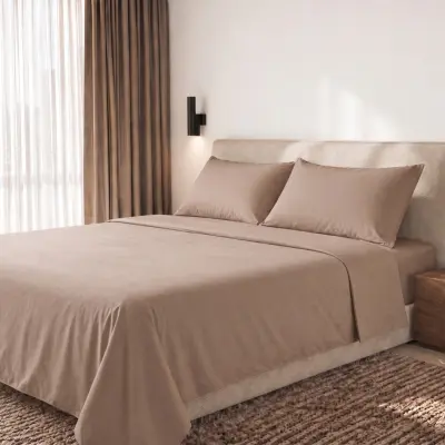 Set posteljine od 100% pamuka perkal 200 TC za bračni krevet Mocha | Ravna plahta 250x295 cm, napinjuća plahta 180x200 cm s džepom 28 cm i 2 jastu?