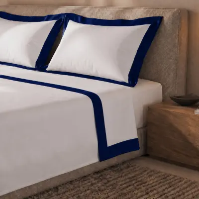 Set posteljine od 100% pamuka s dekorativnim satenskim rubom Plava | Komplet posteljine za jednokrevetni krevet | Ravna plahta 160x295 cm, napinjuća