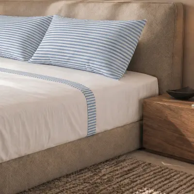 Set posteljine od 100% pamuka s dekorativnim rubom s prugama Svijetloplava | Komplet posteljine za krevet 120–130 cm | Napinjuća plahta, ravna plah