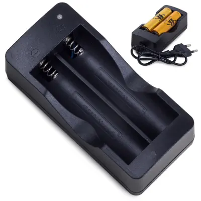 Univerzalni punjač za 2 baterije tip 18650 4,2V